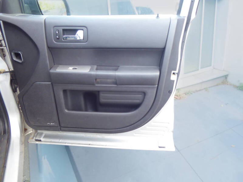 2010 Ford Flex SE