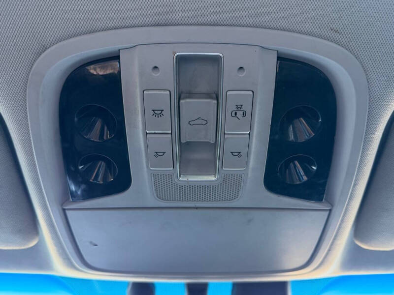 2017 Kia Cadenza Premium