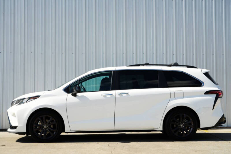2024 Toyota Sienna XSE 7-Passenger