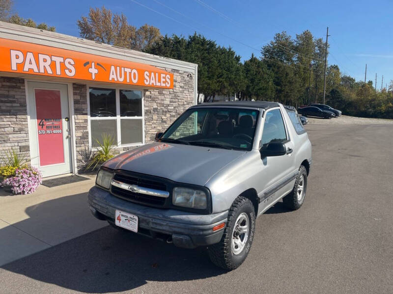 2001 Chevrolet Tracker Base photo 2