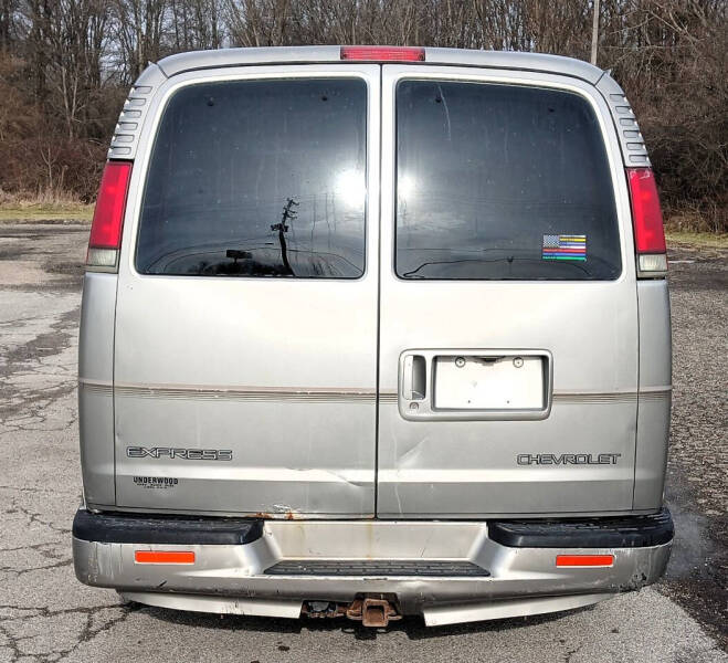 2001 Chevrolet Express G1500 LT