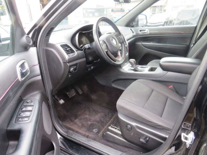 2019 Jeep Grand Cherokee Laredo E