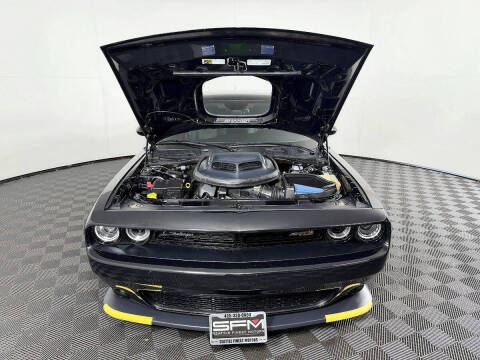 2016 Dodge Challenger 392 HEMI Scat Pack Shaker