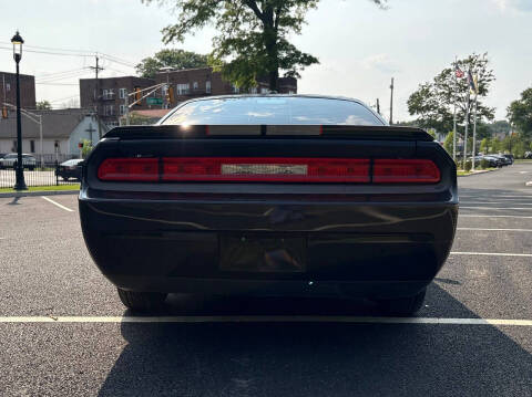 2010 Dodge Challenger SE
