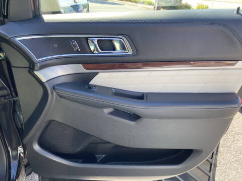 2017 Ford Explorer Platinum