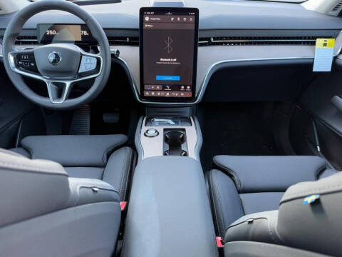 2025 Volvo EX90 Twin Performance Plus 7P