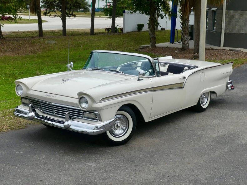 1957 Ford Fairlane