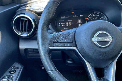 2023 Nissan Kicks SR