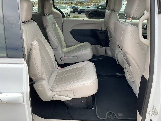 2021 Chrysler Pacifica Touring L