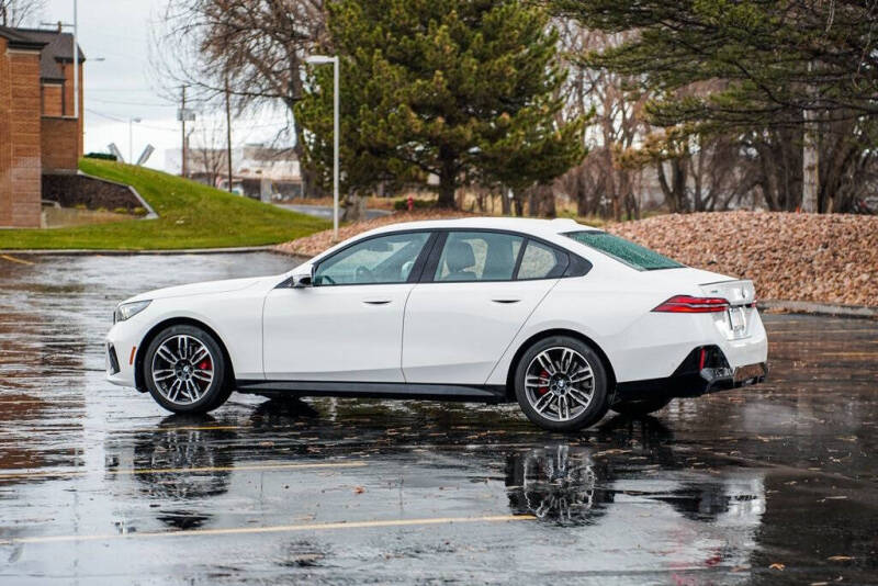 2025 BMW 5 Series 530i xDrive