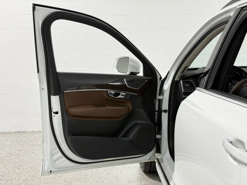 2019 Volvo XC90 T6 Momentum