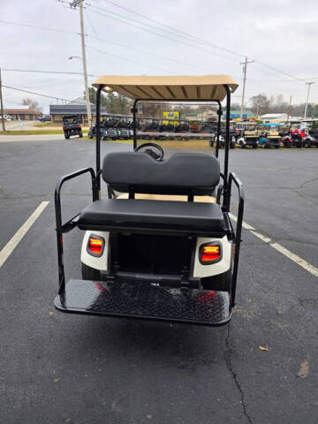 2018 E-Z-GO  TXT