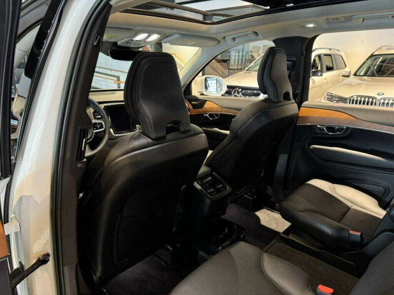 2023 Volvo XC90 B6 Plus Bright Theme 6P