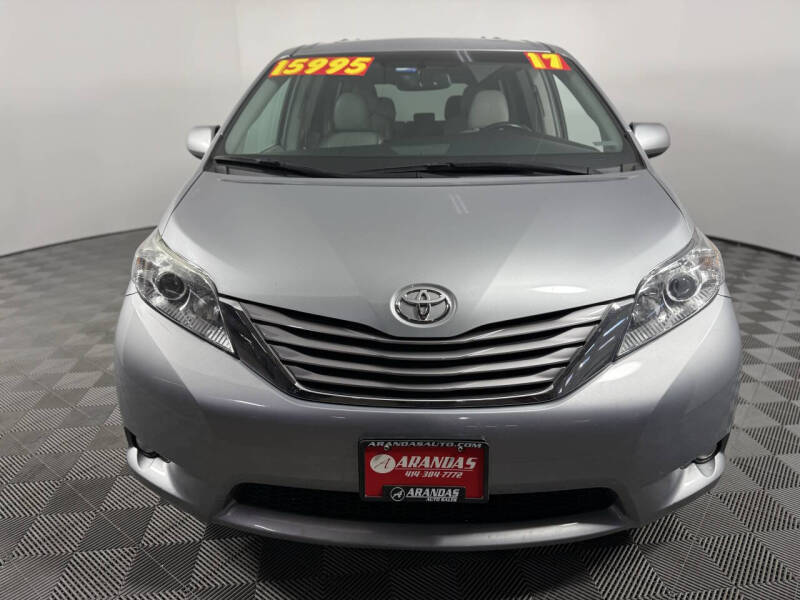 2017 Toyota Sienna XLE Premium 7-Passenger