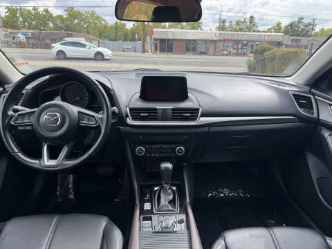 2018 Mazda MAZDA3 Touring