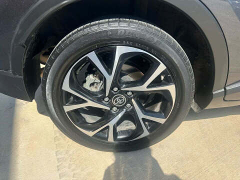 2021 Toyota C-HR XLE