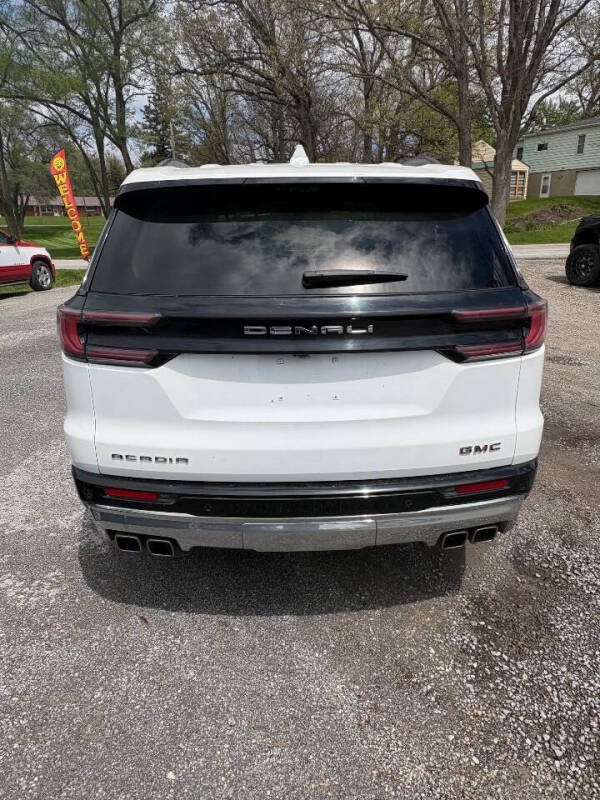 2024 GMC Acadia Denali