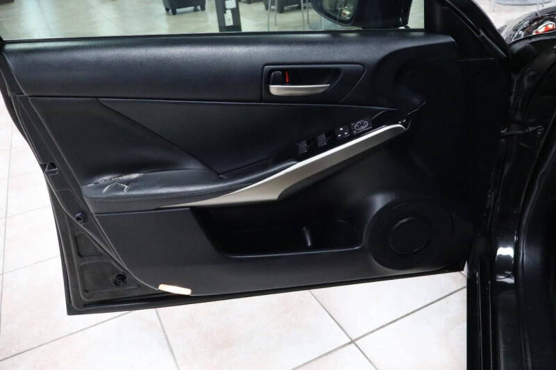2017 Lexus IS 200t