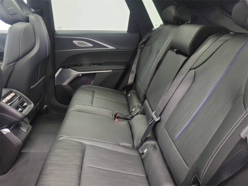 2026 Cadillac LYRIQ-V