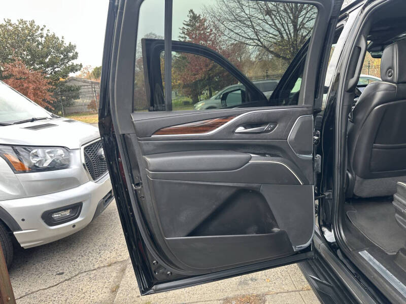 2022 Cadillac Escalade ESV Premium Luxury