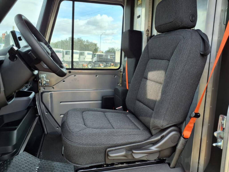 2025 Chevrolet BrightDrop 400