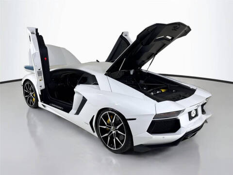 2017 Lamborghini Aventador LP 700-4