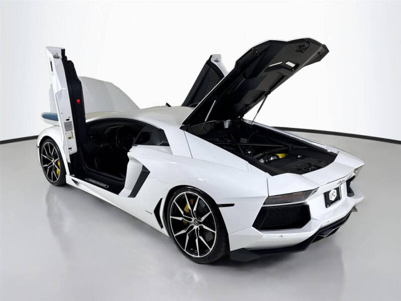 2017 Lamborghini Aventador LP 700-4