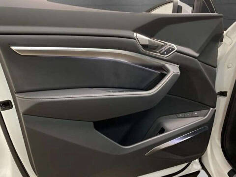 2024 Audi Q8 e-tron quattro Premium Plus