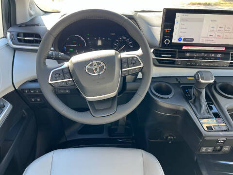 2025 Toyota Sienna XLE 7-Passenger