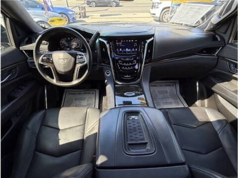2016 Cadillac Escalade Platinum