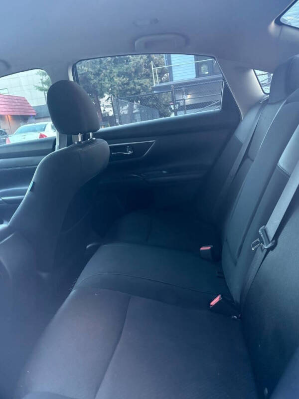 2016 Nissan Altima 2.5 SR