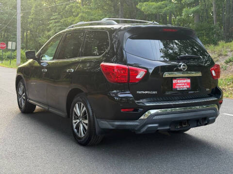 2017 Nissan Pathfinder SL