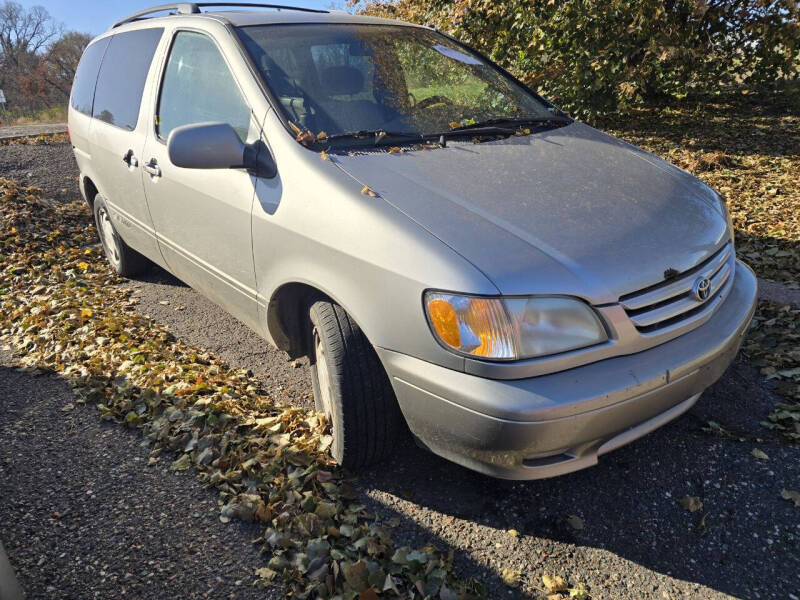 2001 Toyota Sienna LE