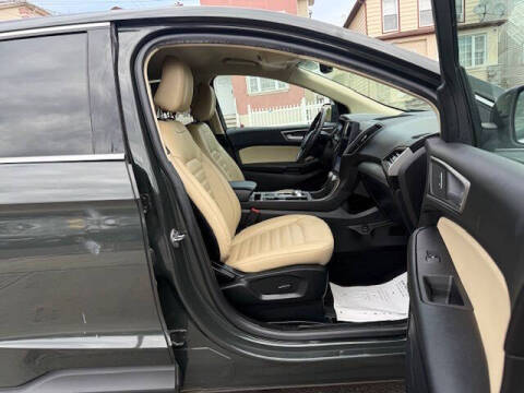 2022 Ford Edge SEL