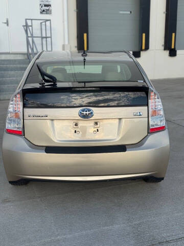 2010 Toyota Prius III
