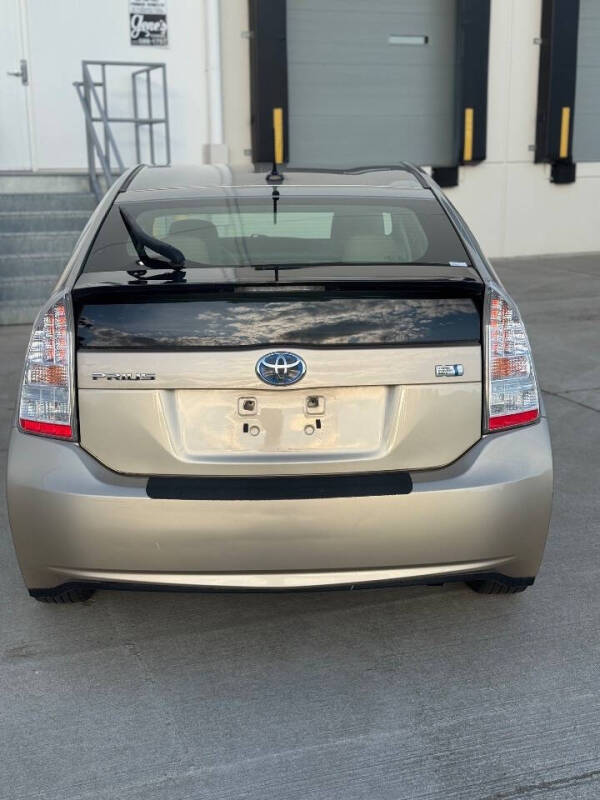2010 Toyota Prius III