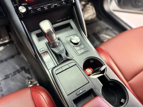 2022 Lexus IS 300