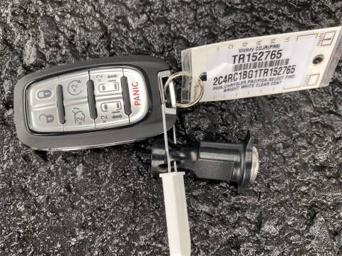 2026 Chrysler Pacifica Select