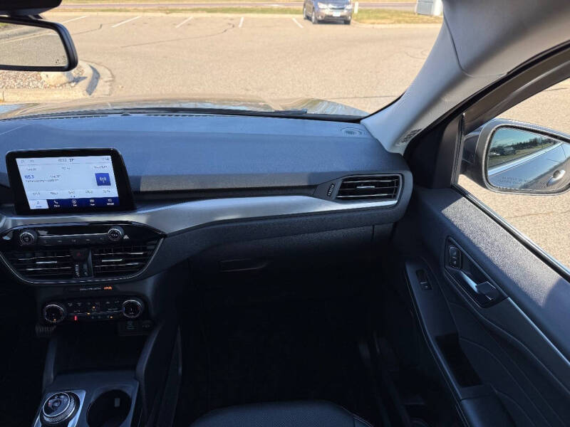 2022 Ford Escape Titanium