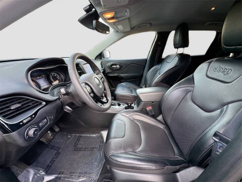 2023 Jeep Cherokee Altitude Lux