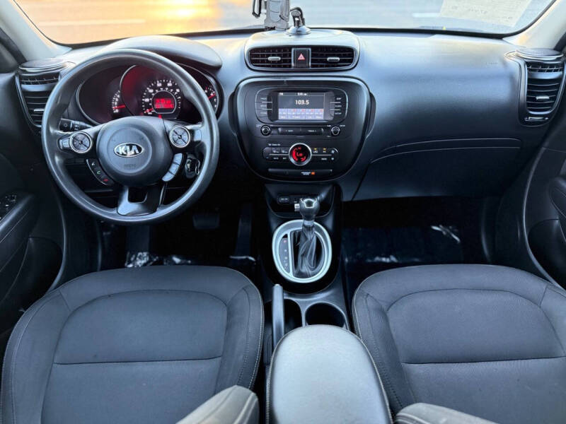 2017 Kia Soul +