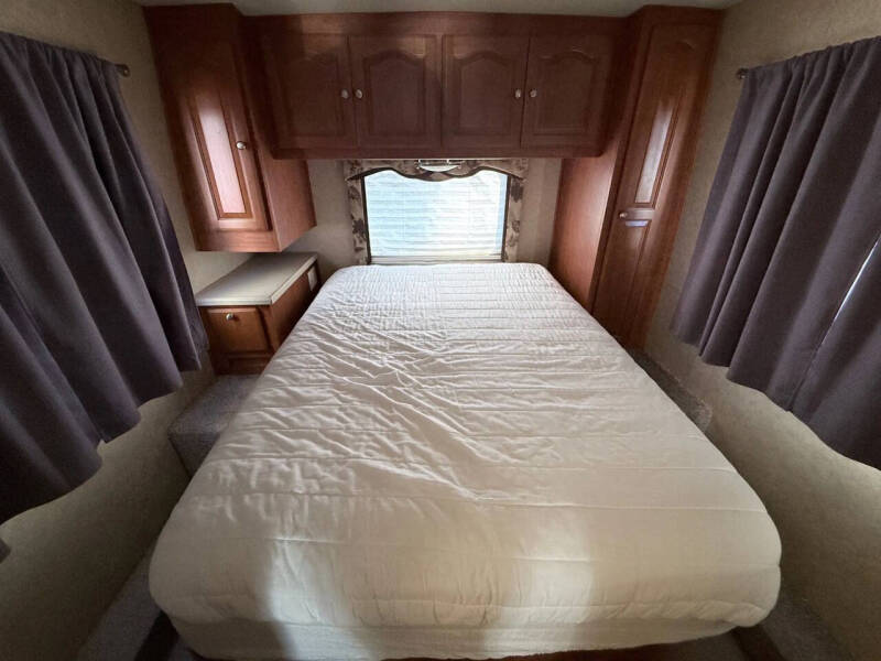 2006 Ford E-Series E-450 SD