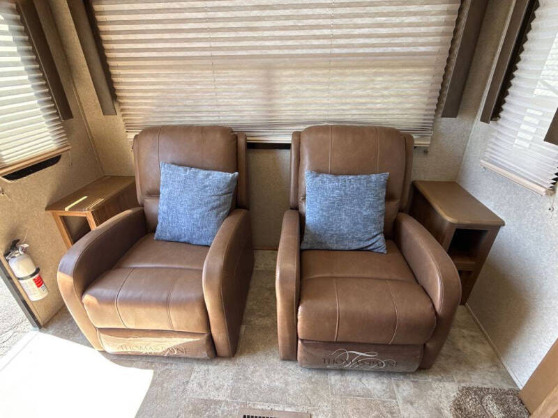 2017 Rockwood 8244BS