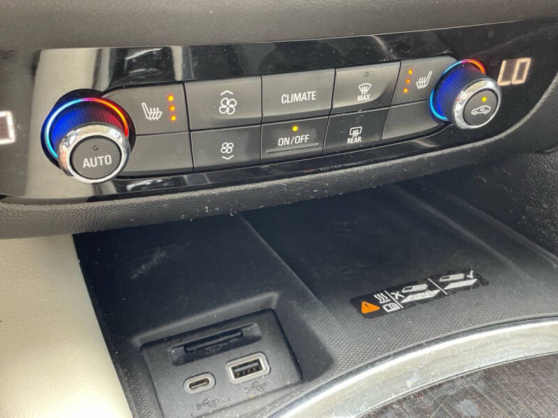 2023 Buick Enclave Essence