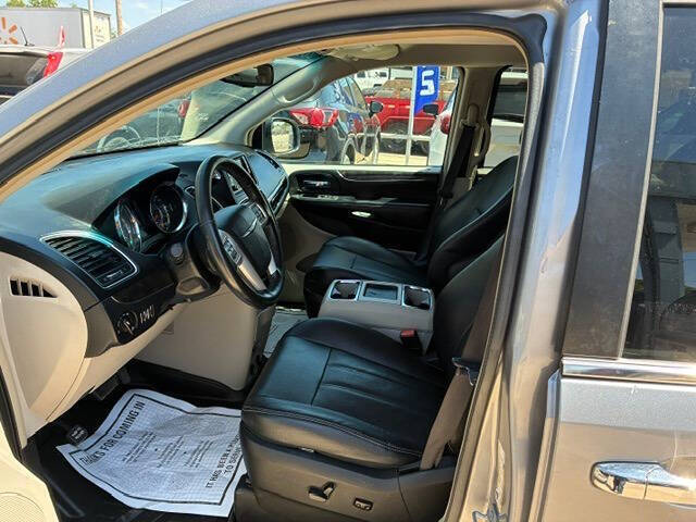 2015 Chrysler Town and Country Touring
