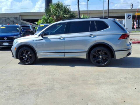 2023 Volkswagen Tiguan SE R-Line Black