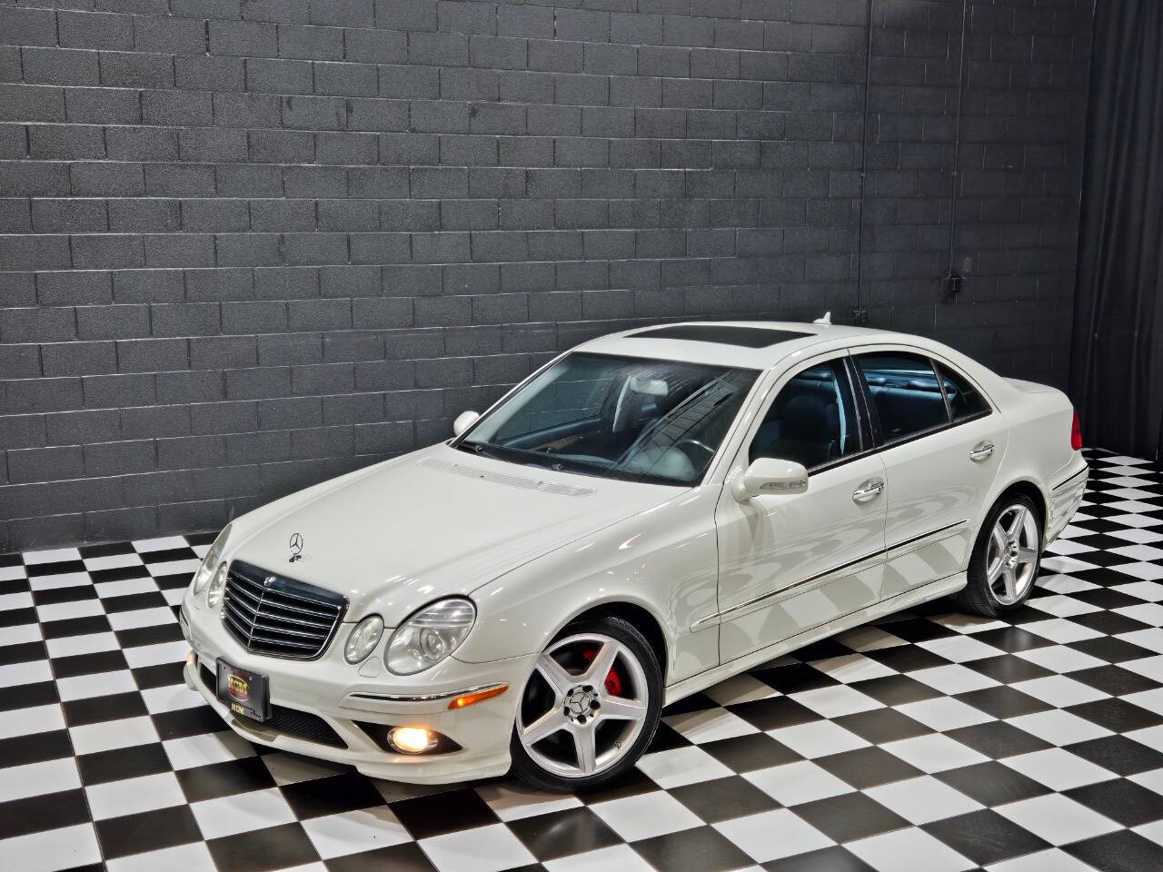 2009 Mercedes-Benz E-Class 33