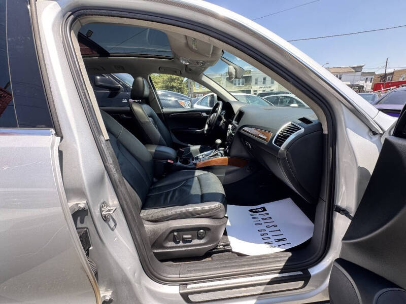 2011 Audi Q5 2.0T quattro Premium Plus