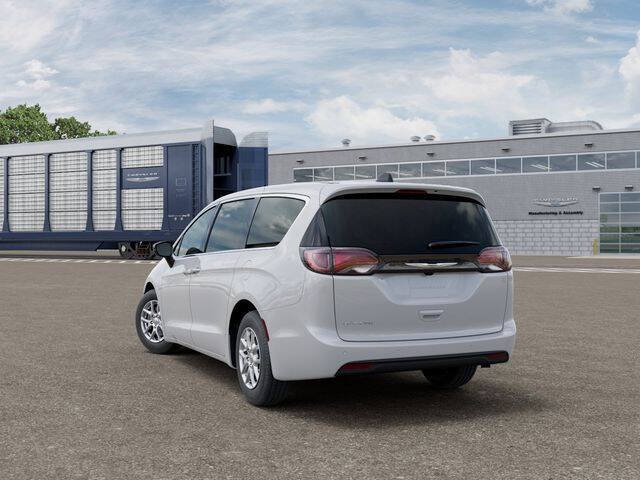 2026 Chrysler Voyager LX