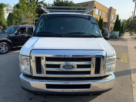 2013 Ford E-Series E-350 SD